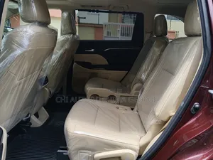 Toyota Highlander Limited 4x4 V6 (3.5L 6cyl 8A) 2017 Red