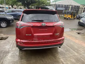 Toyota RAV4 2017 Red
