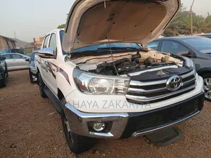 Toyota Hilux 2014 White