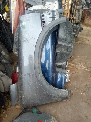 Volvo XC90 T5 the Two Front Fender