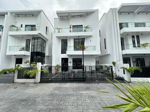 5bdrm Duplex in Lekki Phase 2 for rent