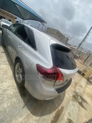 Toyota Venza 2010 Silver