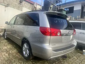Toyota Sienna XLE Limited FWD 2006 Silver