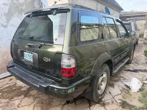 Infiniti QX4 2002 Green