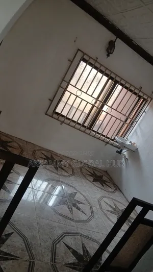 6bdrm Bungalow in Old Ife Road, Ibadan for sale