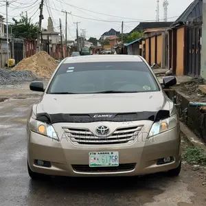 Toyota Camry XLE V6 4dr Sedan (3.5L 6cyl 6AM) 2008 Gold