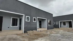 3bdrm Bungalow in 4 Unit 3 Bedroom On, Lugbe District for sale