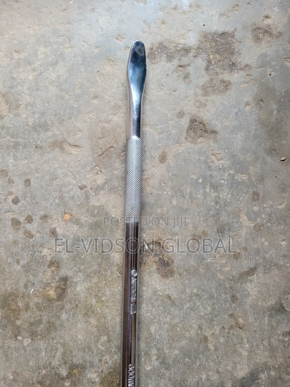Aligning Pry Bar