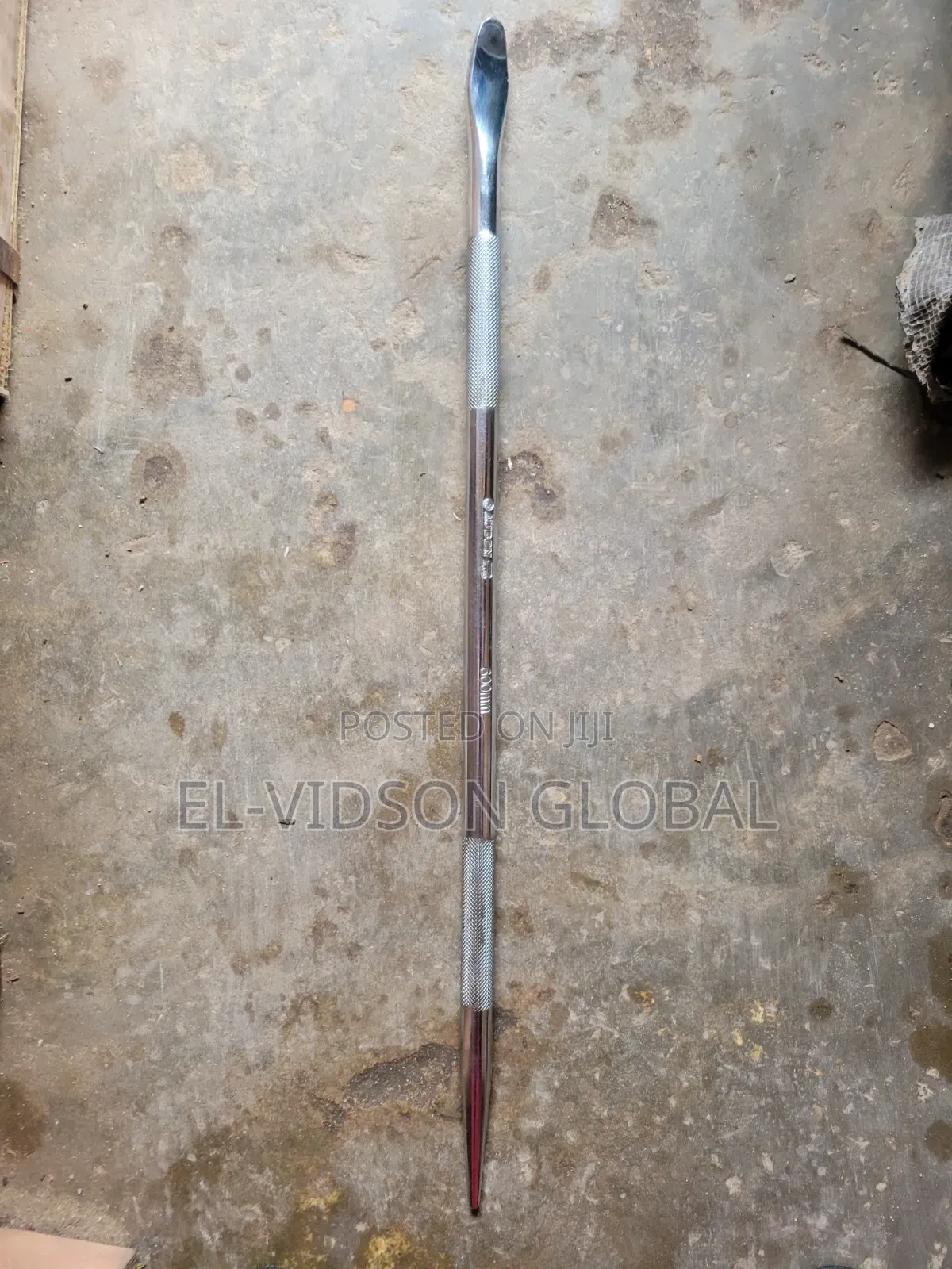 Aligning Pry Bar