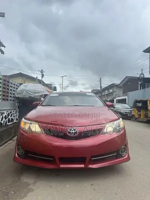 Toyota Camry SE 4dr Sedan (2.5L 4cyl 6A) 2014 Red