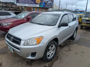 Toyota RAV4 2010 Silver