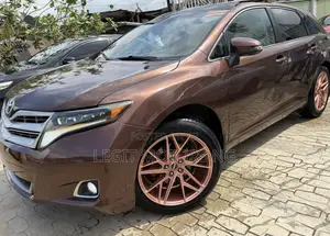 Toyota Venza XLE 2011 Brown