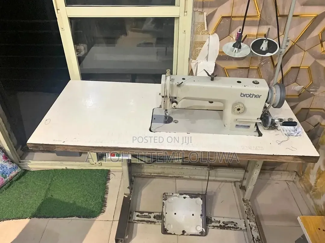 Industrial Sewing Machine