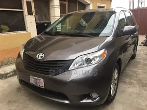 Toyota Sienna 2017 Gray