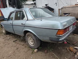 Mercedes-Benz 230E 1982 Gray