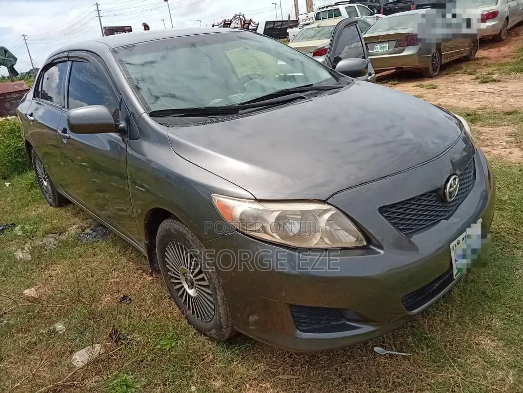 Toyota Corolla 2010 Gray