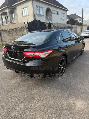 Toyota Camry SE FWD 2020 Black