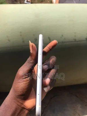 Apple iPhone 11 64 GB White