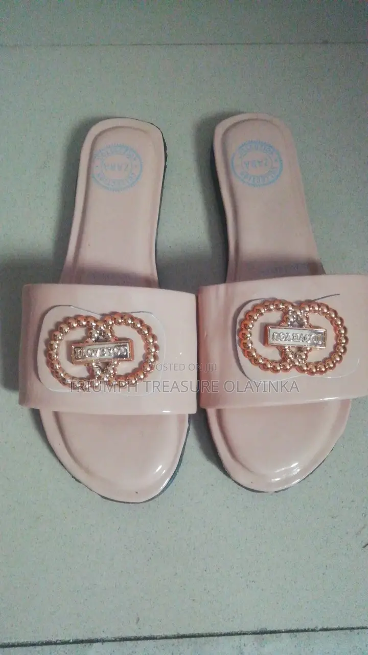 Ladies Stylish Slippers – Size 41/42