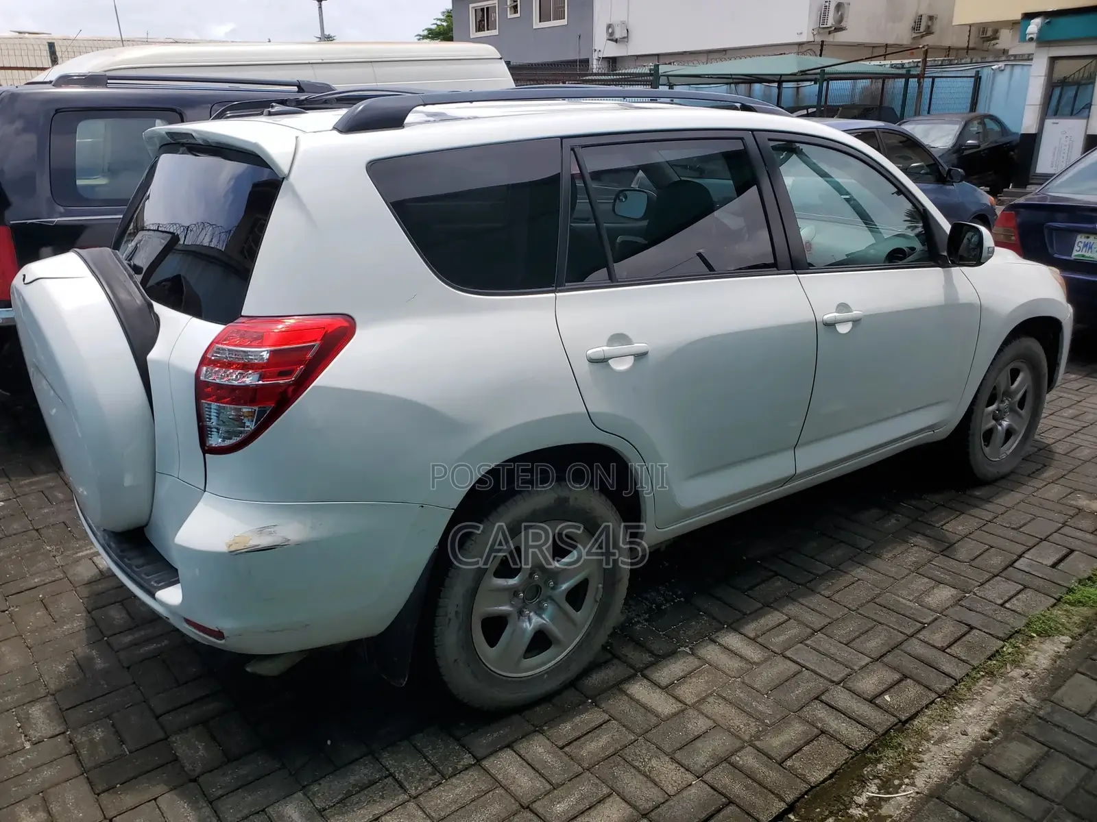 Toyota RAV4 2011 White