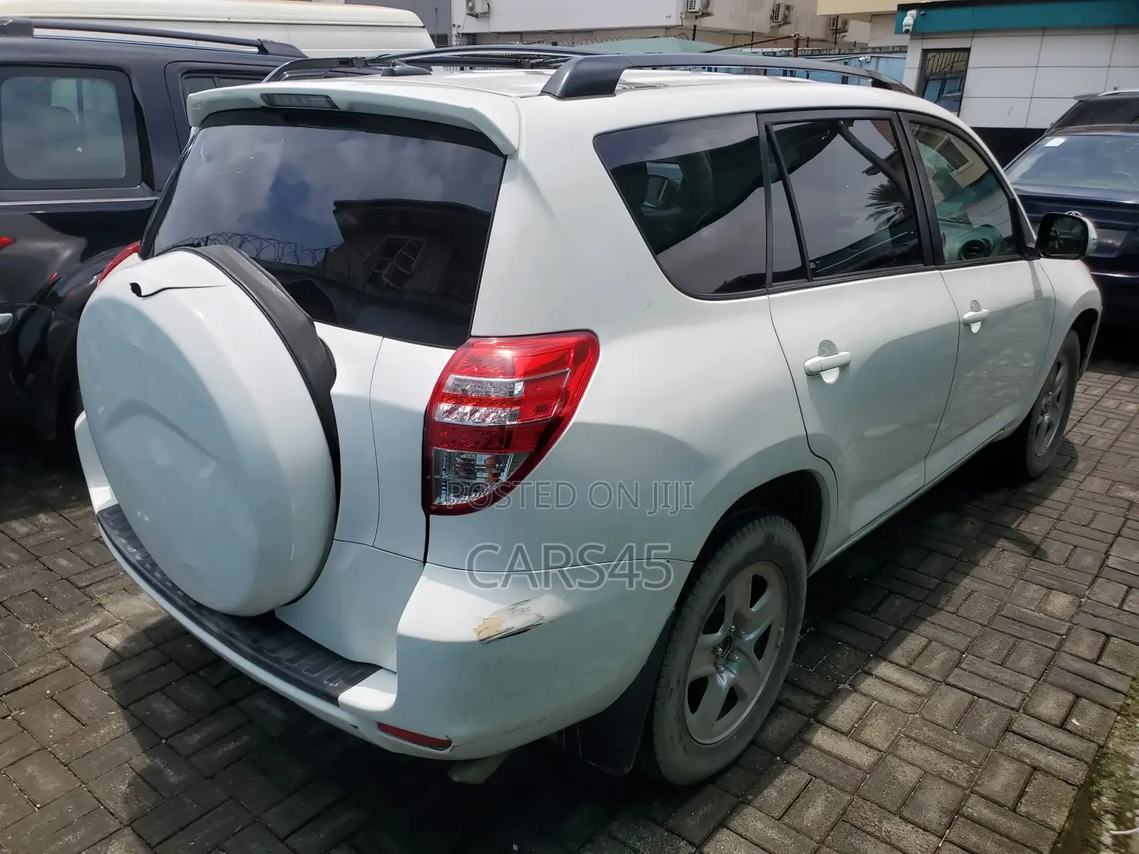 Toyota RAV4 2011 White