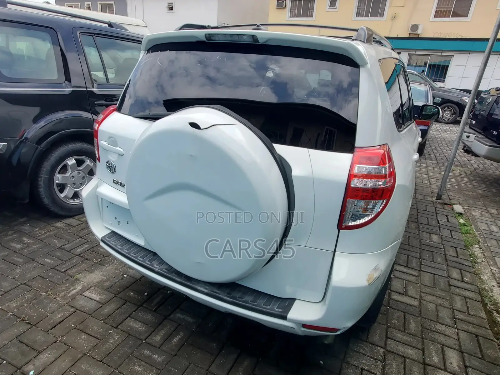 Toyota RAV4 2011 White
