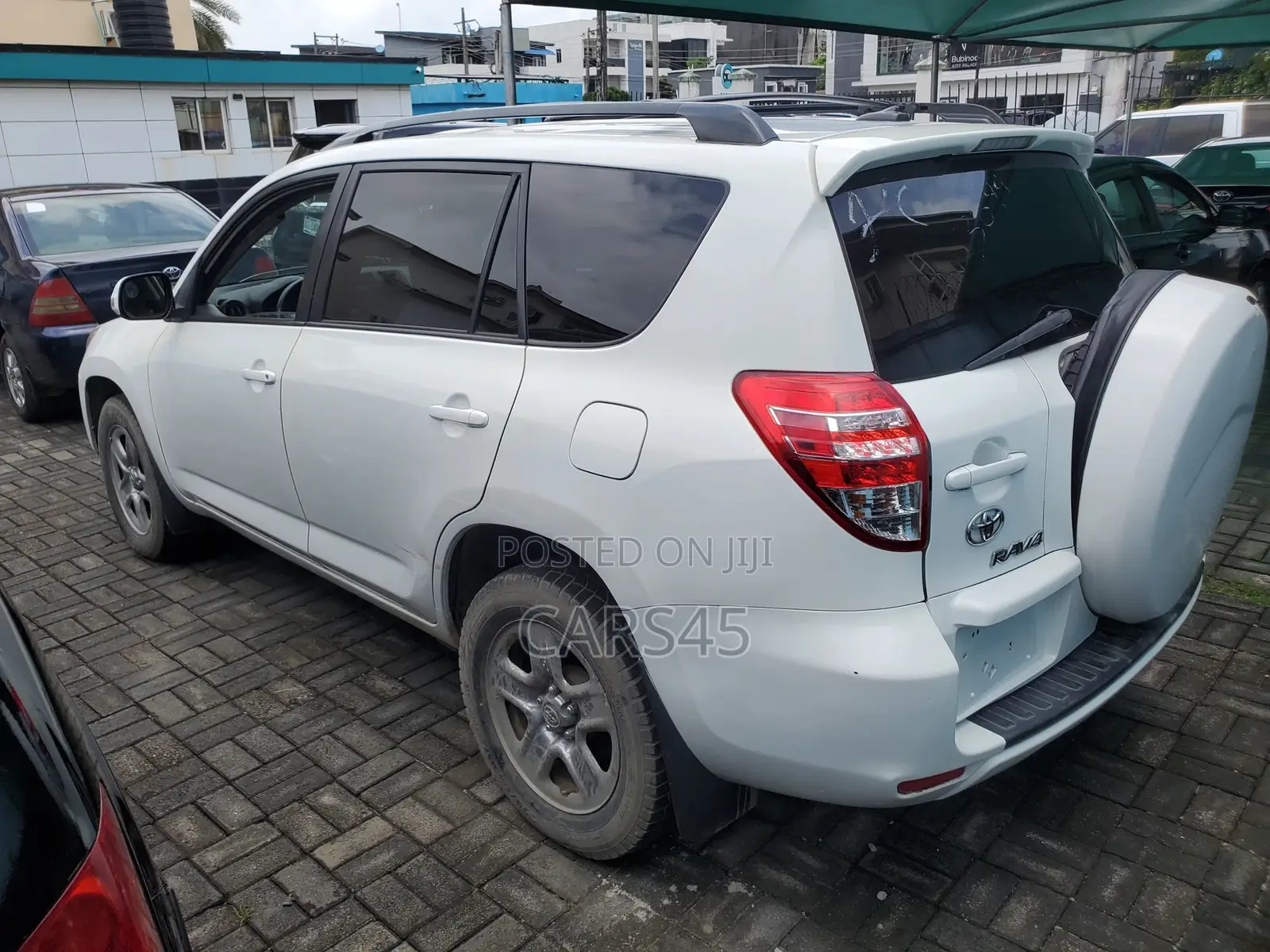 Toyota RAV4 2011 White