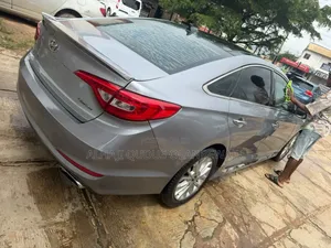 Hyundai Sonata Limited Sedan FWD (2.4L 4cyl 6A) 2016 Gray