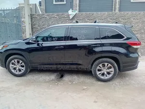 Toyota Highlander XLE V6 4x2 (3.5L 6cyl 6A) 2016 Black