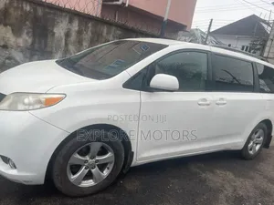 Toyota Sienna 2012 White