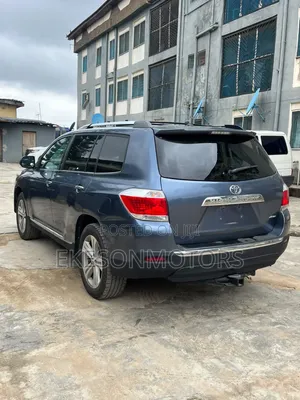 Toyota Highlander Limited 3.5l 4WD 2013 Blue