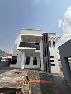 5bdrm Duplex in Akoto Estate for sale