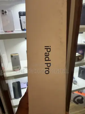 New Apple iPad Pro 13 (2025) 256 GB Black