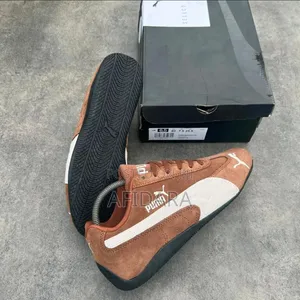 Puma Sneakers