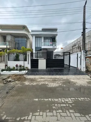 5bdrm Duplex in Lekki Expressway for sale