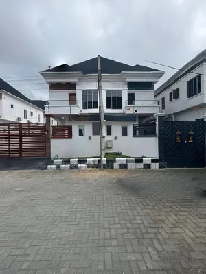 4bdrm Duplex in Lekki Expressway for rent