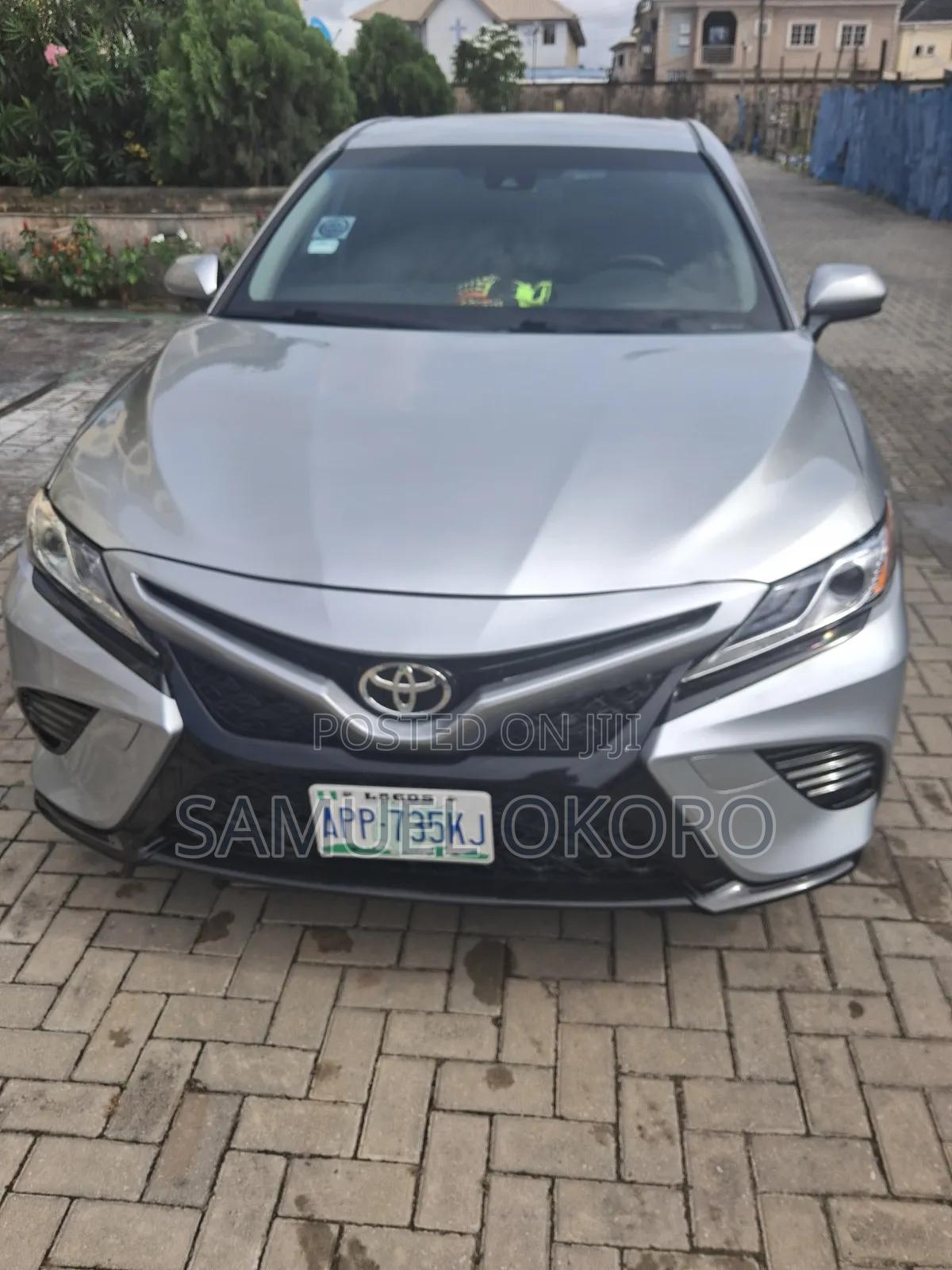 Toyota Camry SE (2.5L 4cyl 8A) 2019 Silver