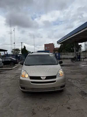 Toyota Sienna LE AWD 2005 Gold