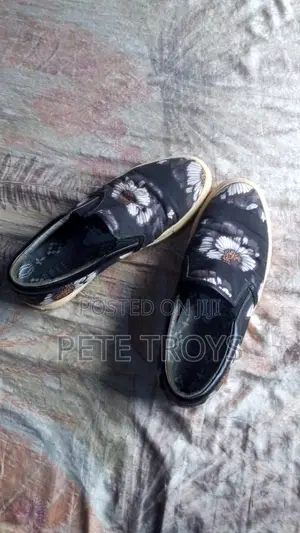 Neat Floral Slip on Sneakers -Breeze Brand