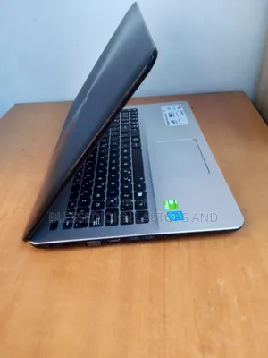 Laptop Asus X555LA 8GB Intel Core i5 HDD 1T