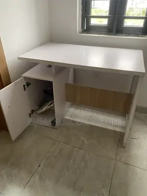HDF Office Table