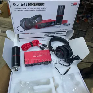 Focusrite Scarlett 2i2 Studio Bundle ( 3rd Gen ) USB Audio Interface