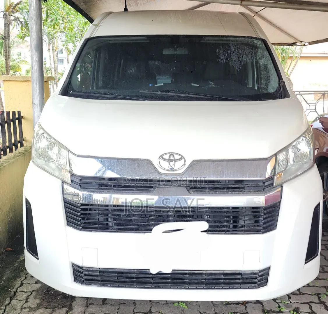 Toyota HiAce 2021 White