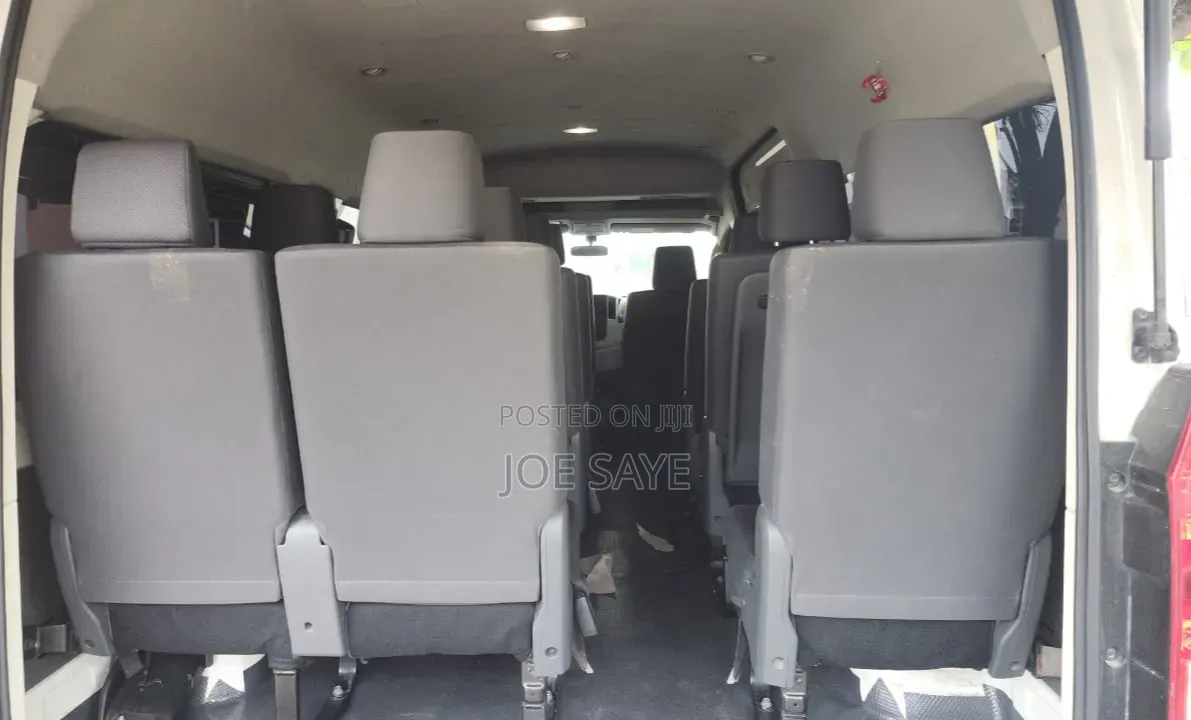 Toyota HiAce 2021 White