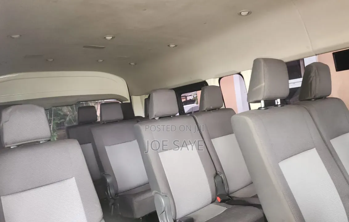 Toyota HiAce 2021 White
