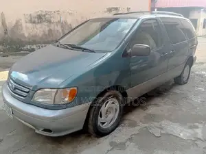Toyota Sienna XLE 2002 Green