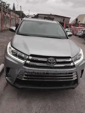 Toyota Highlander XLE 4dr SUV (3.5L 6cyl 6A) 2015 Silver