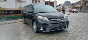 Toyota Sienna XLE Premium 8 Passenger FWD 2020 Black