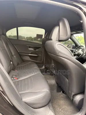 Mercedes-Benz C300 2024 Black