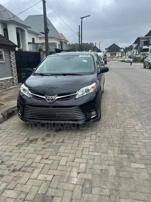 Toyota Sienna SE Premium 8 Passenger FWD 2020 Black